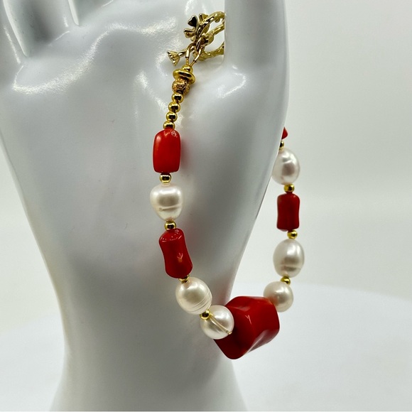 #363 New Handmade Coral and Pearls Bracelet with Gold-tone Toggle Clasp - Picture 5 of 8
